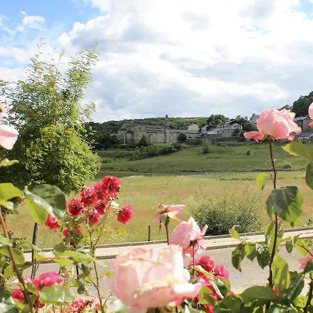 Monasterio Apartment *